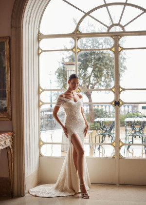 Off Shoulder Ivory Glitter Lace Slit Luxurious Wedding Dress